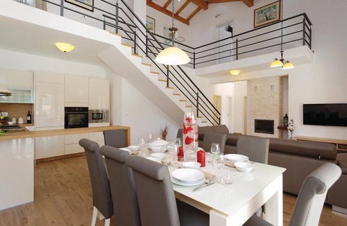 Sibenik House | Stunning home in Sibenik