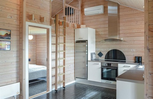 Skjern House | Stunning home in Skjern with kitchen