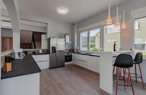 Janjina House | Stunning home in Sreser
