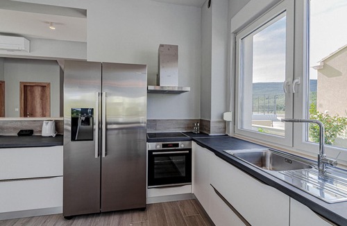 Janjina House | Stunning home in Sreser
