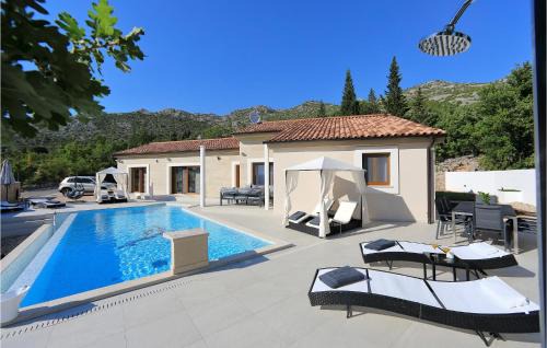 Starigrad House | Stunning Home In Starigrad Paklenica