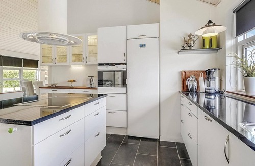 Egense House | Stunning home in Storvorde with kitchen