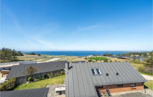 Remmer Strand House | Stunning Home In Struer With Wifi