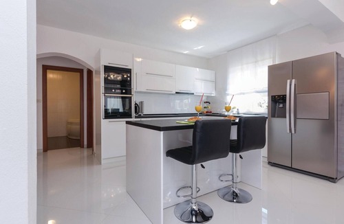 Suhovare House | Stunning home in Suhovare