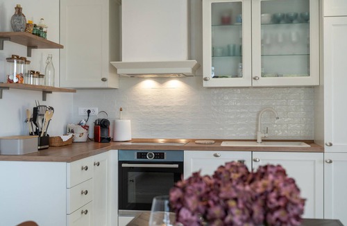 Sumartin House | Stunning home in Sumartin