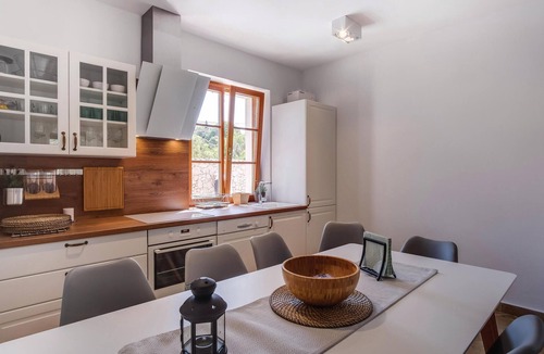 Mali Losinj House | Stunning home in Sveti Jakov with sauna