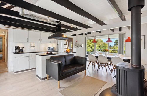 Mommark Strand House | Stunning home in Sydals with sauna