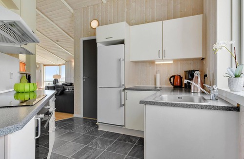 Mommark Strand House | Stunning home in Sydals with sauna