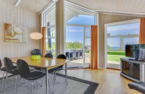 Mommark Strand House | Stunning home in Sydals with sauna
