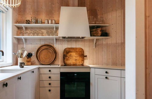 Mommark Strand House | Stunning home in Sydals with sauna