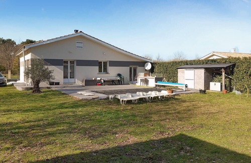 Talais House | Stunning home in Talais