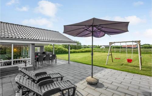 Skaven Strand House | Stunning Home In Tarm With Sauna