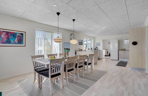 Thyboron House | Stunning home in Thyborøn with WiFi