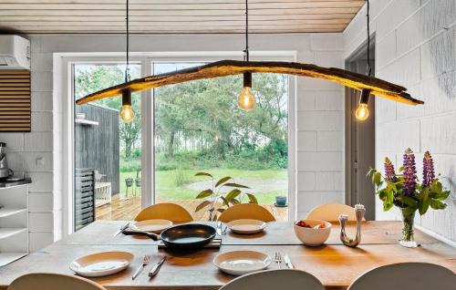 Thyholm House | Stunning Home In Thyholm With Wifi