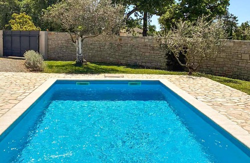 Brecevici House | Stunning home in Tinjan with private swimming pool, can be inside or outside