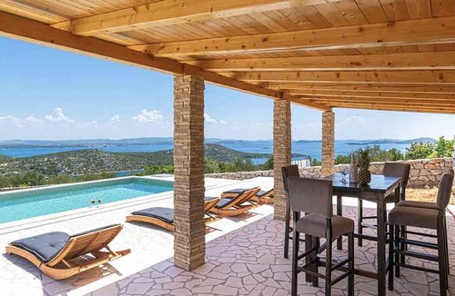 Tkon House | Stunning home in Tkon