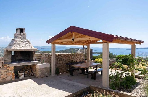 Tkon House | Stunning home in Tkon
