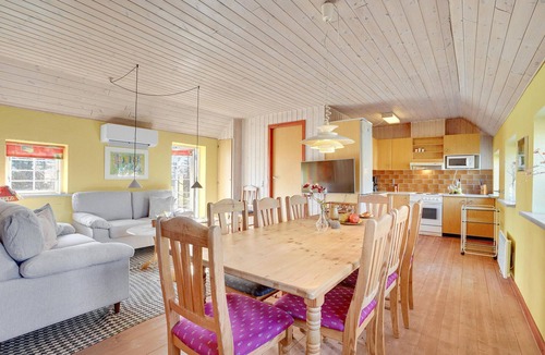 Sundhuse House | Stunning home in Ulfborg with sauna