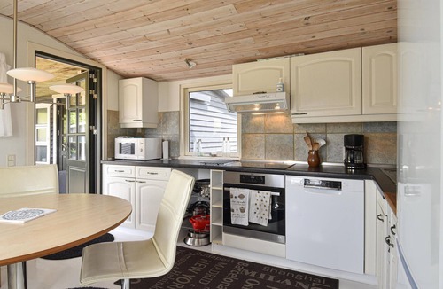 Fjand Badeby House | Stunning home in Ulfborg with WiFi