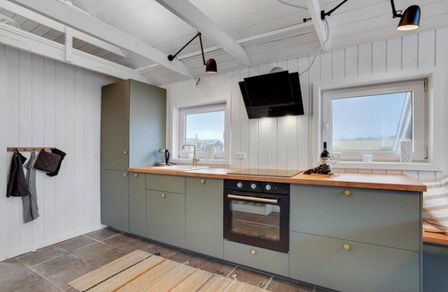 Fjand Badeby House | Stunning home in Ulfborg with kitchen