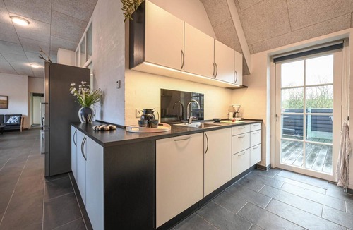 Øhuse House | Stunning home in Ulfborg with sauna