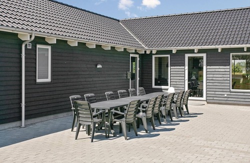 Bøtø By House | Stunning home in Væggerløse with sauna