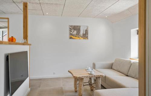 Thorsminde House | Stunning Home In Vemb With Wifi