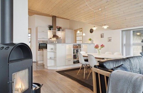 Vinderup House | Stunning home in Vinderup with sauna