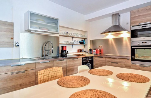 Violes House | Stunning home in Violès