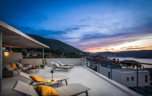 Vis House | Stunning Home In Vis With Sauna