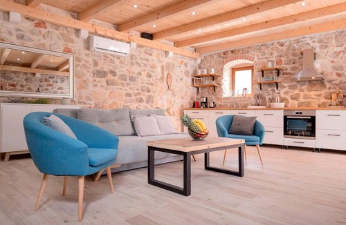 Vrisnik House | Stunning home in Vrbanj