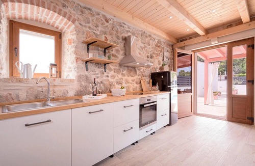 Vrisnik House | Stunning home in Vrbanj