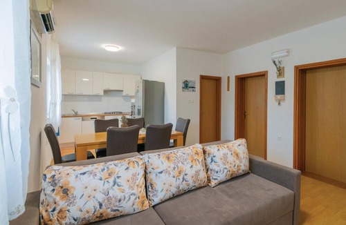 Vrgorac House | Stunning home in Vrgorac