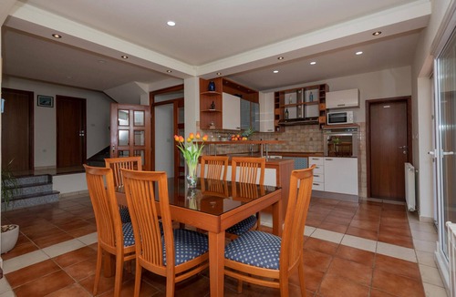 Vrgorac House | Stunning home in Vrgorac with sauna