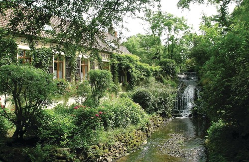 Wimille House | Stunning home in Wimille with kitchen