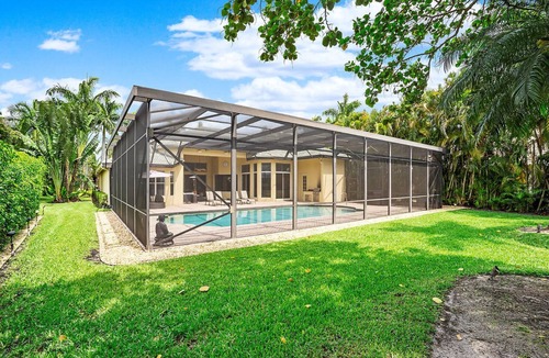 Pineapple Park - Ibis House | Stunning Home on Golf Course