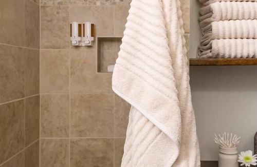 Pray House | Stunning home, right on the Yellowstone River