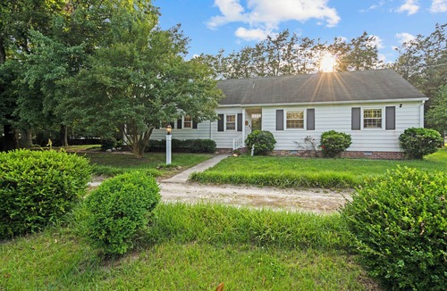 Salisbury House | Stunning Home w/Private Pool, Garden & Firepit