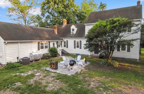 Salisbury House | Stunning Home w/Private Pool, Garden & Firepit