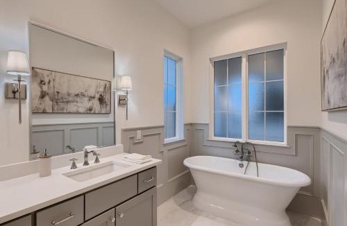 Georgetown House | Stunning home - walk to square & heated pool