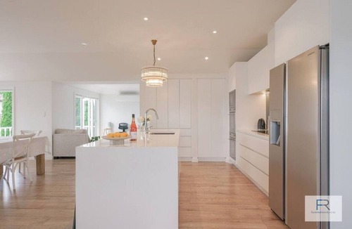 St. Heliers House | Stunning Home with Ocean Views