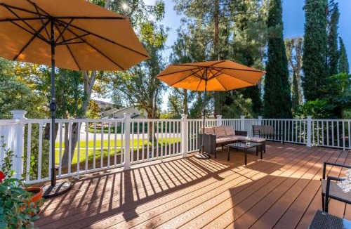 Lake Forest House | STUNNING HOME WITH SPA, FRONT AND BACK YARD, HUGE DECK, OUTSTANDING LOCATION