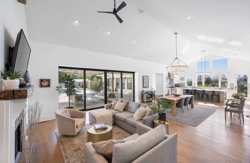 Angwin House | Stunning Howell Mountain Estate: 30-Day Minimum