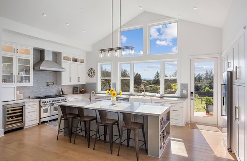 Angwin House | Stunning Howell Mountain Estate: 30-Day Minimum