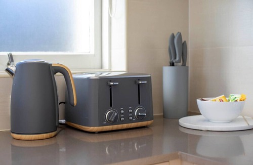 North Sydney Apartment | Stunning Huge Studio & Sunny terrace with Parking