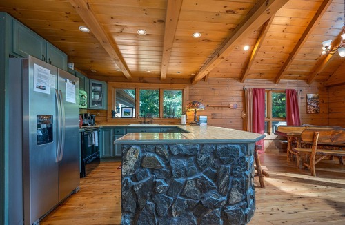 Lake Lure Cabin | Stunning, huge, Walk to Lake/BEACH/River/pet/canoes, kayaks
