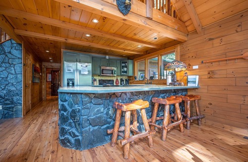 Lake Lure Cabin | Stunning, huge, Walk to Lake/BEACH/River/pet/canoes, kayaks