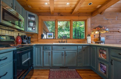 Lake Lure Cabin | Stunning, huge, Walk to Lake/BEACH/River/pet/canoes, kayaks