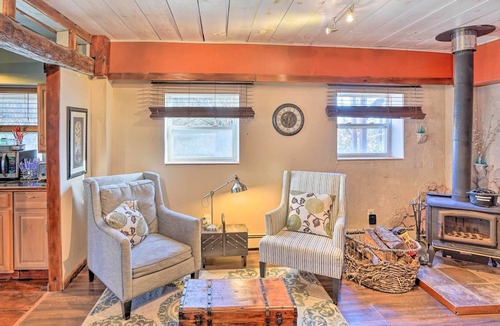 Jefferson House | Stunning Jefferson Retreat w/ Fire Pit