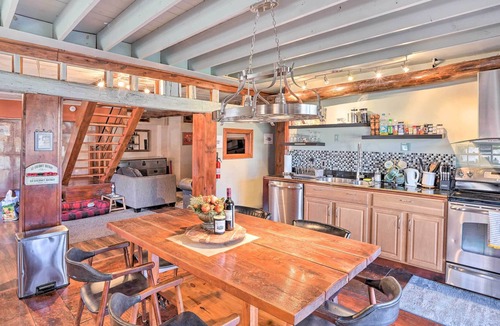 Jefferson House | Stunning Jefferson Retreat w/ Fire Pit